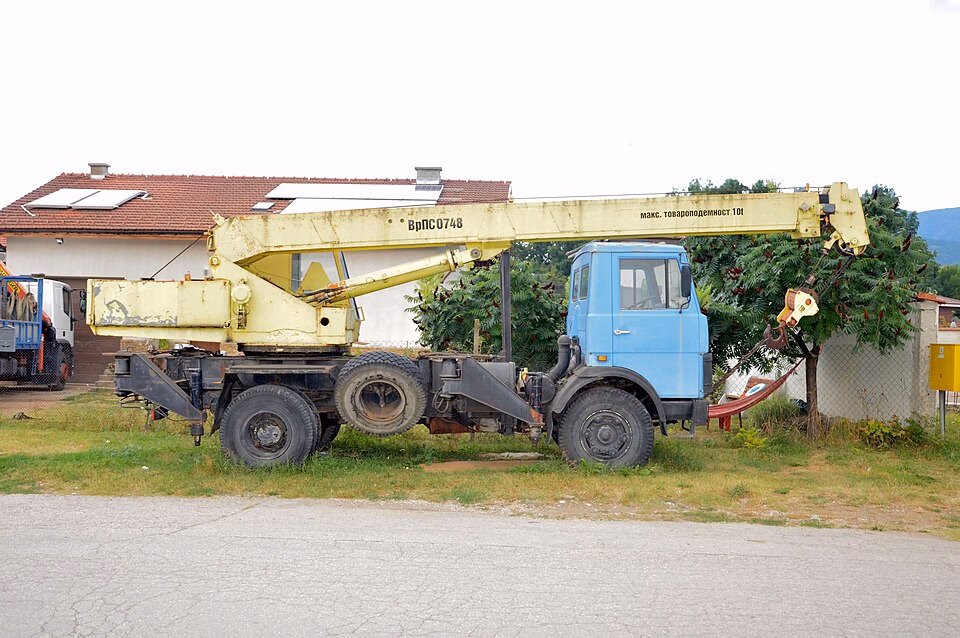 Memilih Jasa Sewa Mobil Crane BSD yang Tepat: Faktor Kunci